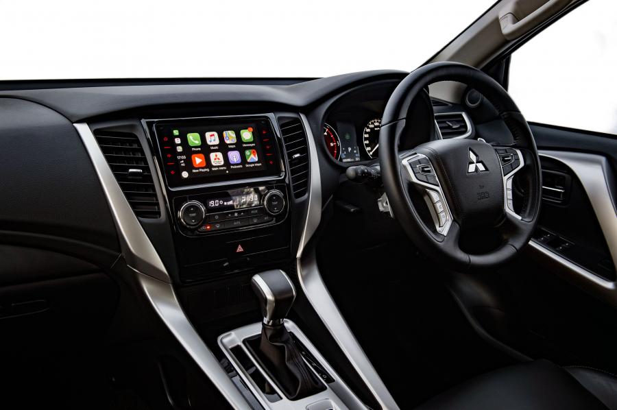 Детали интерьера Mitsubishi Pajero Sport Shogun 2018 года  (ZA) (фото 15 из 27)